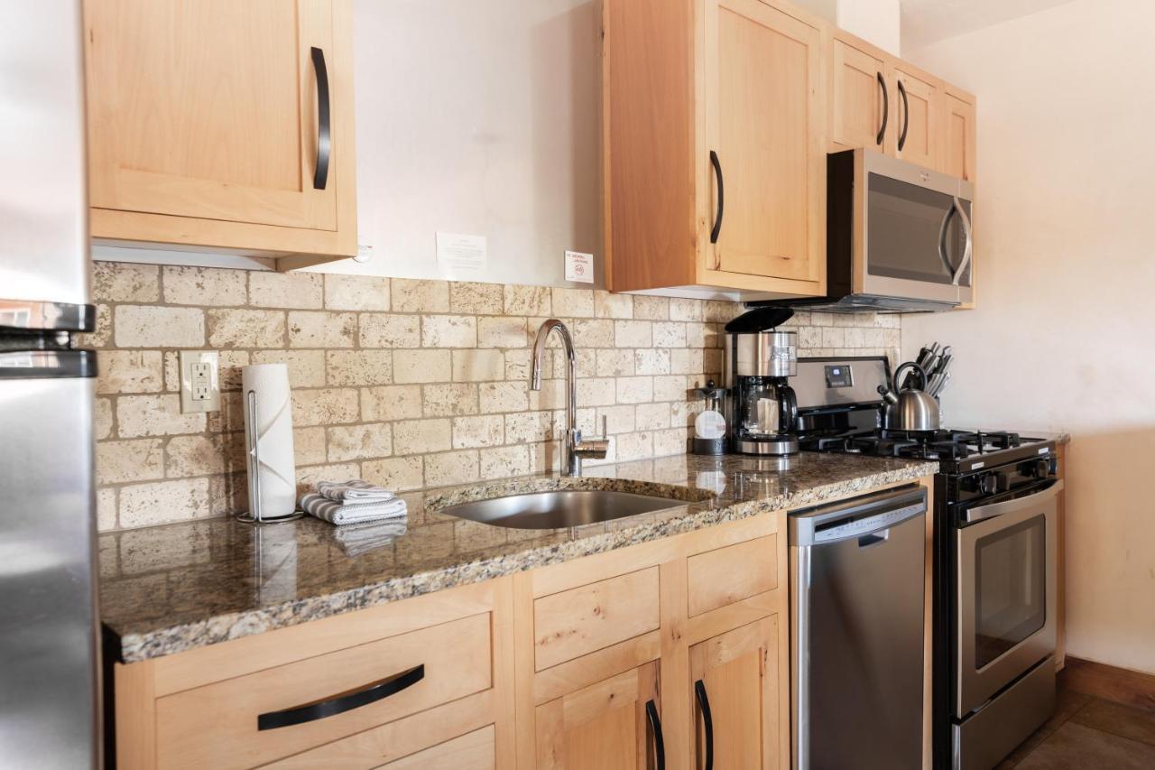 Wall Street Suites Бенд Екстер'єр фото