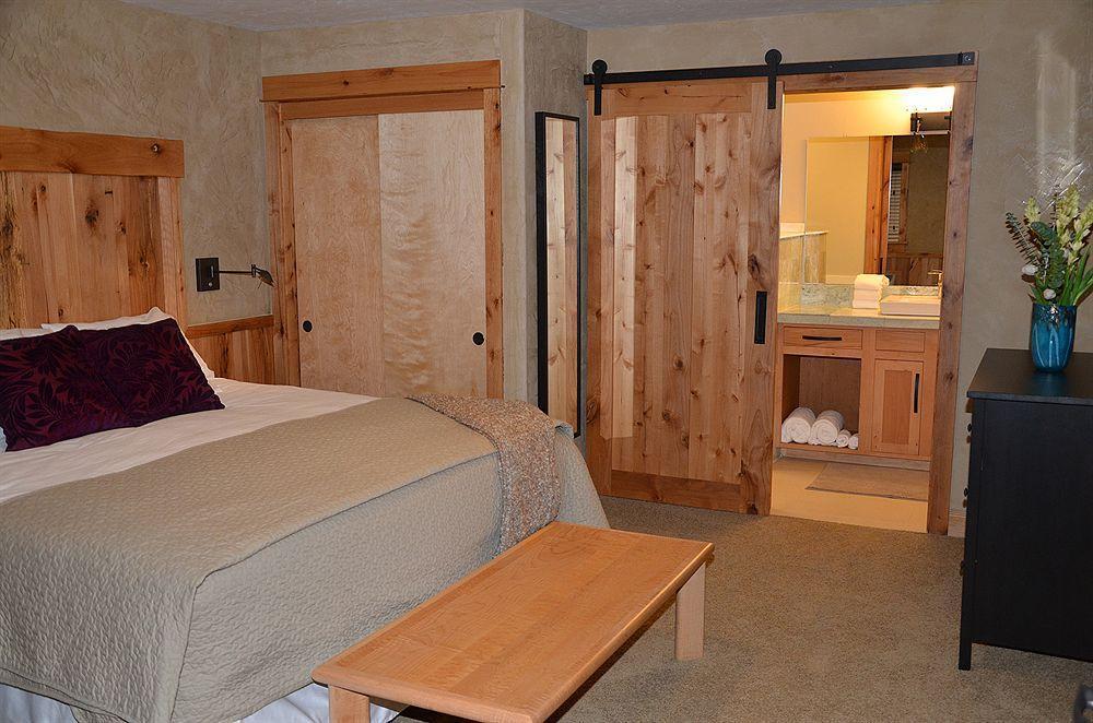 Wall Street Suites Бенд Екстер'єр фото