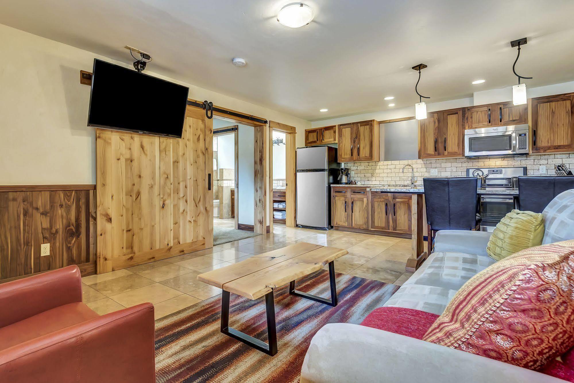 Wall Street Suites Бенд Екстер'єр фото